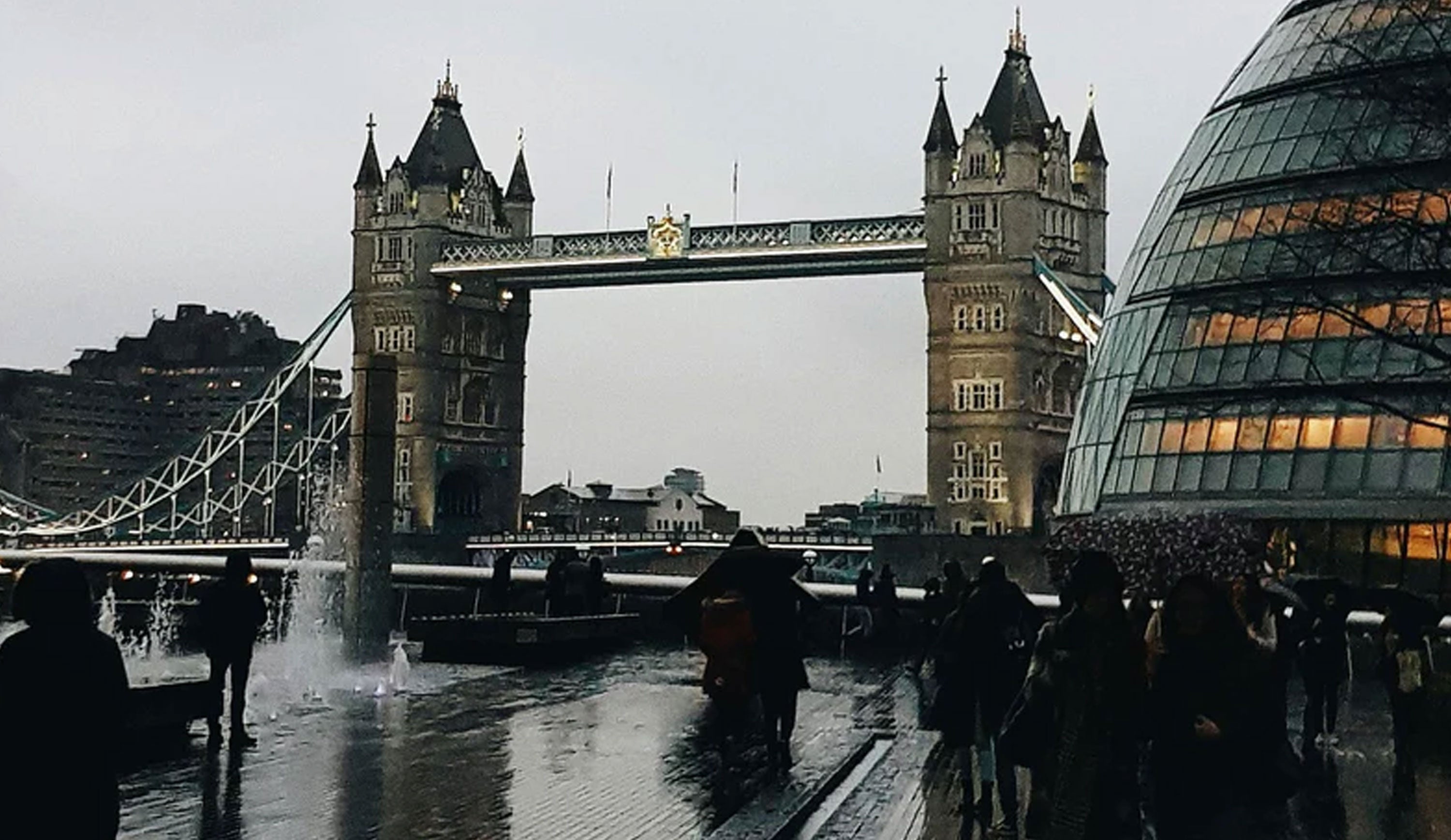 Winter Accessories | Hats, Scarves & Gloves for Men & Women in the UK